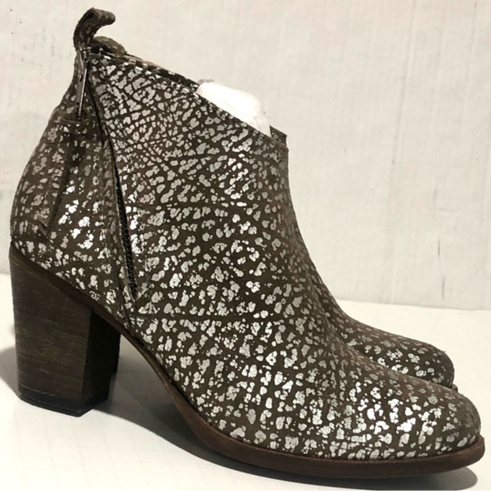 Humanoid Ankle Booties gen z